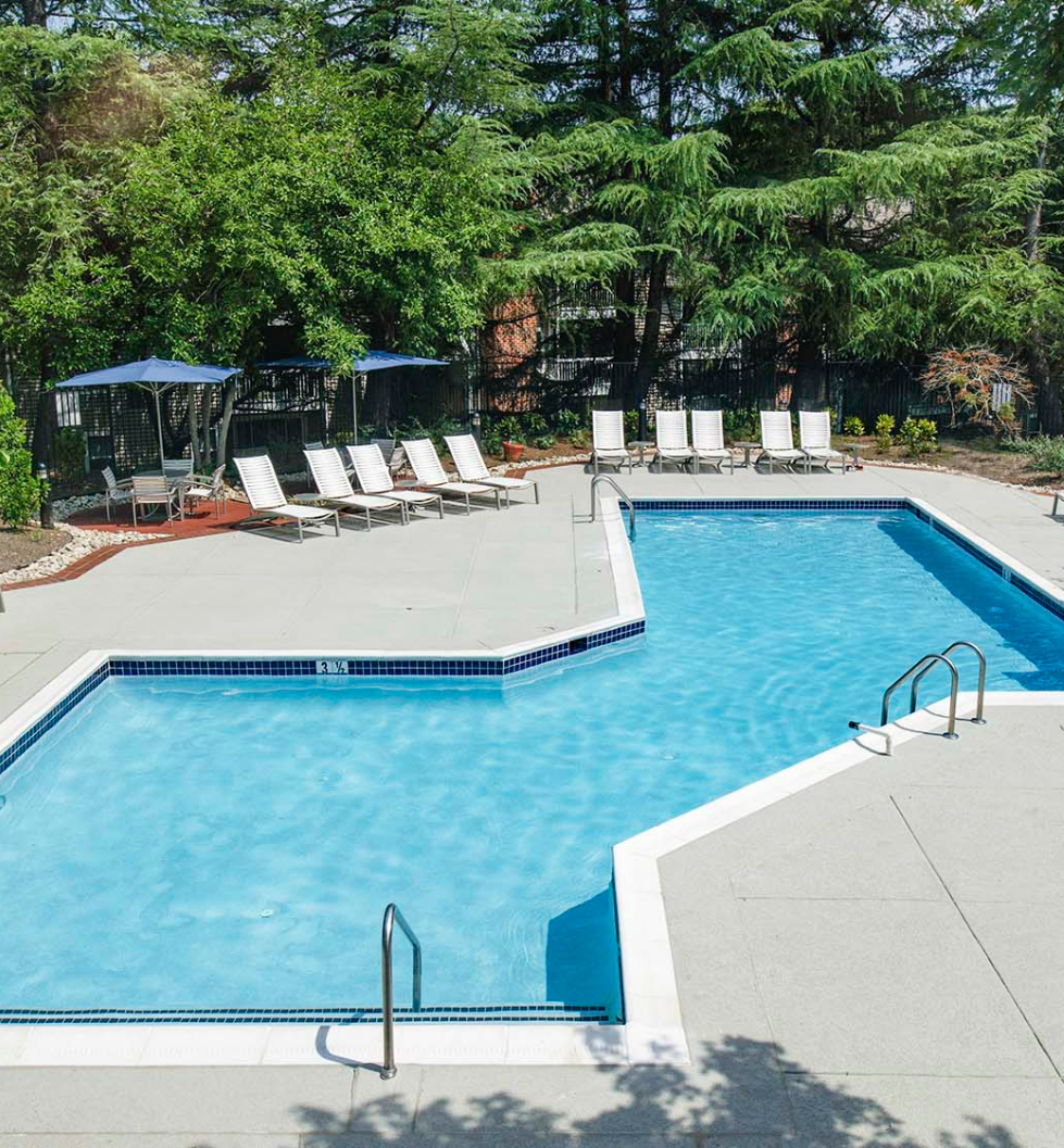Burke Shire Commons - Burke, VA - Pool